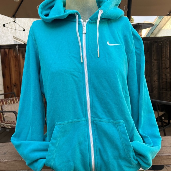 Nike Jackets & Blazers - Nike sweater